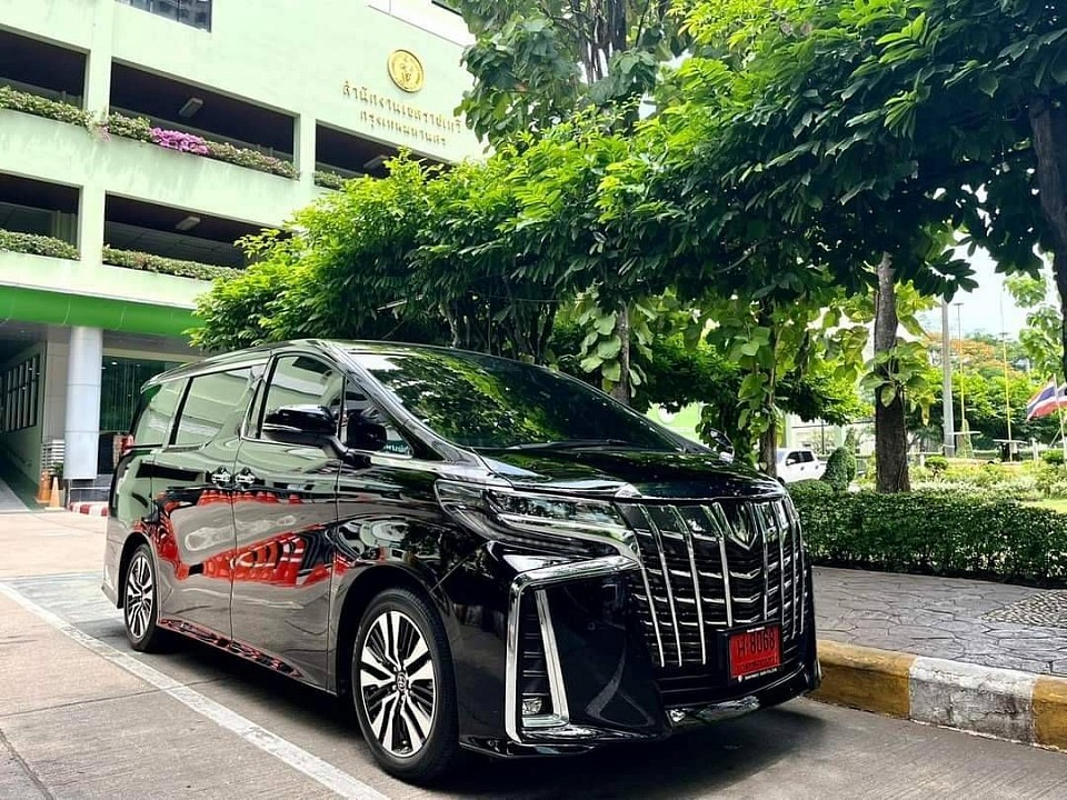 รถเหมาออนไลน์ เหมารถไปสนามบิน 0806511589